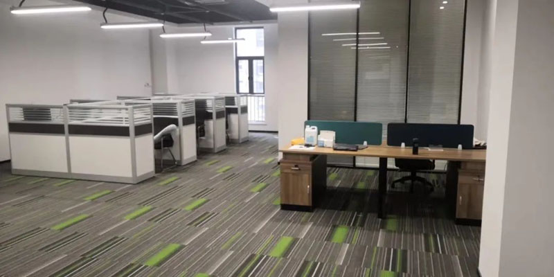 研究生工作室.jpg 研究生工作室.jpg